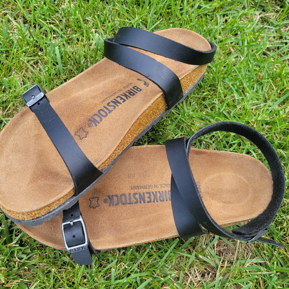 Birkenstock Daloa sandals. Like new.